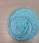 Une recette simple de bubble-gum slime de vos propres mains