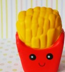 Images et instructions pour créer un squishy en forme de frites de vos propres mains