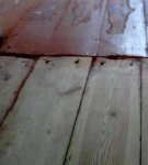 TOP 5 façons d'enlever la vieille peinture d'un plancher en bois dans un appartement