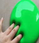 Recette pas à pas pour faire du slime brillant de vos propres mains à la maison