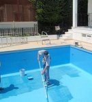 Types et top 4 des meilleurs fabricants de peintures pour piscine, comment couvrir et consommation