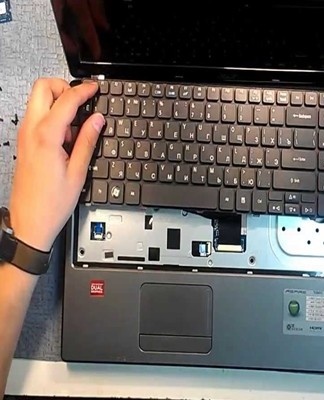 démontage d'un ordinateur portable acer