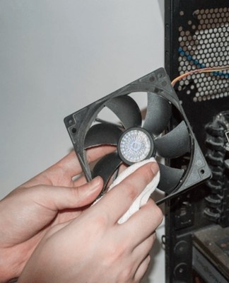 processus de nettoyage du ventilateur du pc