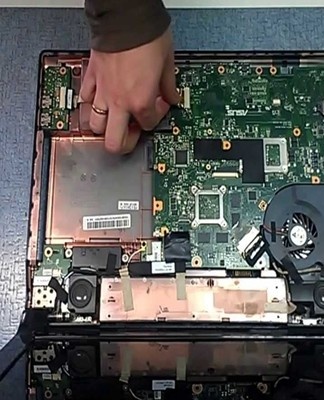 démontage ordinateur portable asus