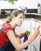 20 meilleurs remèdes maison pour nettoyer la graisse des meubles de cuisine