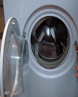 Hoe kun je de wasmachine openen als deze na het wassen verstopt is, wat te doen