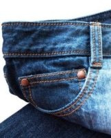 Hoe jeans op de juiste manier met de hand en in de wasmachine te wassen, temperatuur en modus