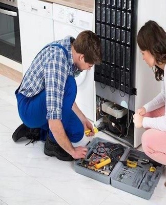 Een thermostaat die in de koelapparatuur is ingebouwd, is ontworpen om de temperatuur in de kamer te bepalen.