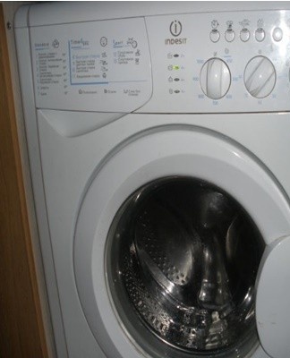 Hoe u de lager van de Indesit-wasmachine met uw eigen handen kunt vervangen