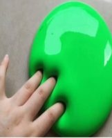 Recette pas à pas pour faire du slime brillant de vos propres mains à la maison