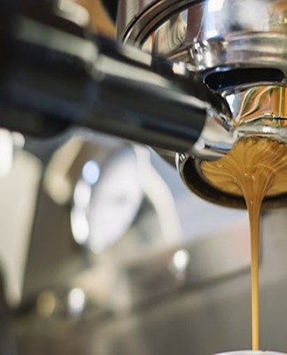 Pour obtenir un café savoureux, il ne suffit pas d'utiliser de l'eau pure pour le préparer.