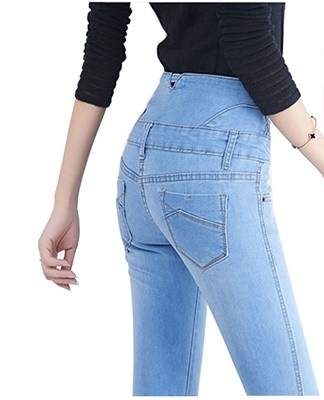 Fashionista's kookten jeans speciaal zodat ze een karakteristieke kleur kregen.