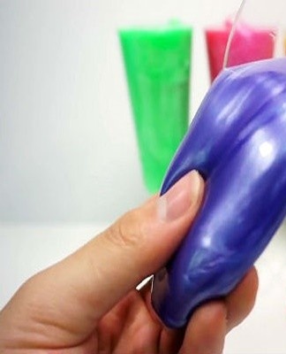 Une fois tous les deux jours, vous pouvez faire tremper le slime pendant cinq minutes dans une solution d'alcool à 10 %.