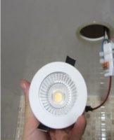 Instructions sur la façon d'installer des lampes dans un plafond tendu de vos propres mains