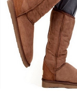 Vous devez nettoyer vos bottes UGG conformément aux règles, sinon elles seront simplement mouillées et il n'y aura aucun effet.