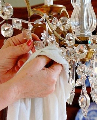 TOP 15 des remèdes pour laver un lustre en cristal à la maison