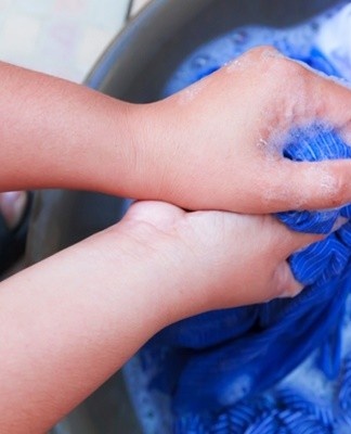 Utilisez de la lessive en poudre pour le lavage des mains, un revitalisant.