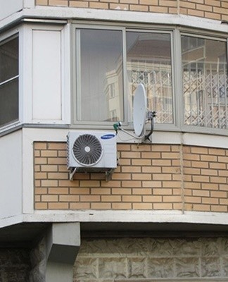 Soorten raamairconditioners worden in één doos verzameld