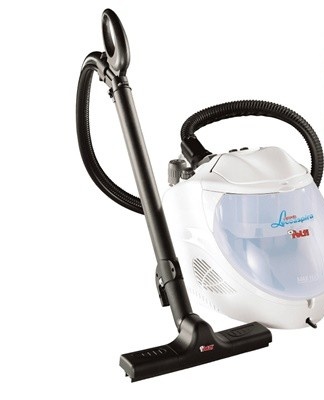 Cet aspirateur a une consommation électrique élevée (2500 watts).