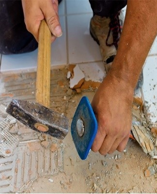 Les principales méthodes de démontage des carreaux des murs de la salle de bain