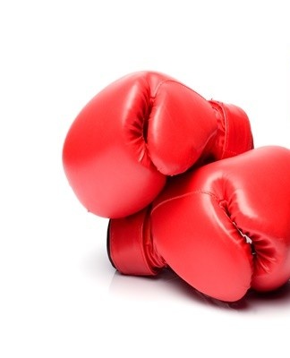 Mais si les gants de boxe sont en cuir, alors la solution salée ne peut que les ronger, des plis apparaîtront après séchage.