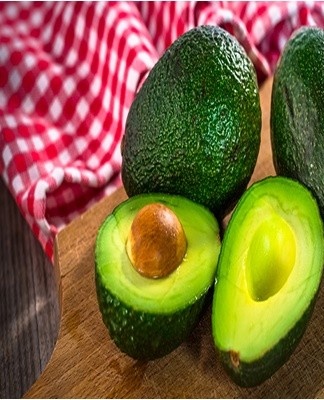 Je kunt de avocado in een vacuümzak of container verpakken om hem te beschermen tegen zuurstof.