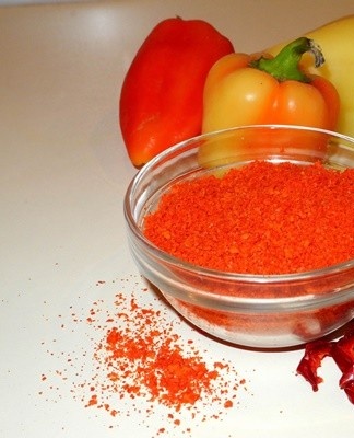 Gedroogd fruit wordt gebruikt om paprika te maken.