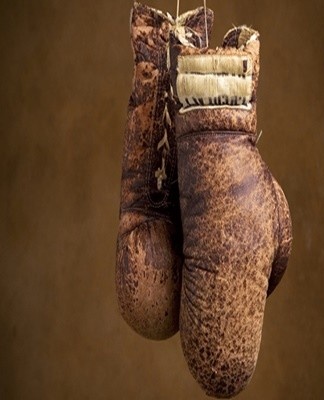 Les gants de boxe doivent être séchés après le nettoyage ou le lavage, en les gardant à l'air frais.