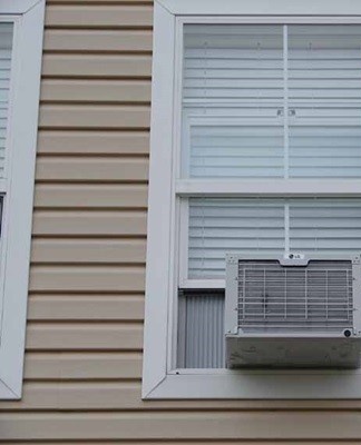 climatiseur dans la fenêtre