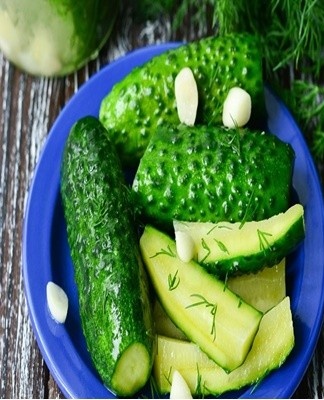 Il est contre-indiqué de laisser des pots de cornichons dans des pièces très ensoleillées pendant une longue période.