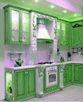 Idées de design de cuisine dans les tons verts, règles de combinaison des couleurs à l'intérieur et choix de la teinte