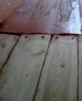 TOP 5 façons d'enlever la vieille peinture d'un plancher en bois dans un appartement