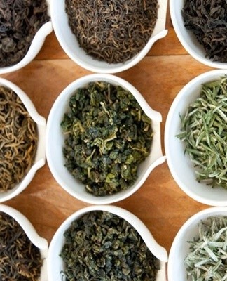 Jak dobře, v jakém množství a kde si můžete bylinky na čaj doma uložit