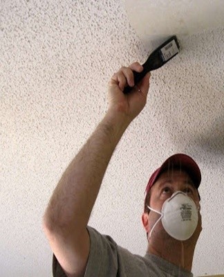 maak het plafond schoon