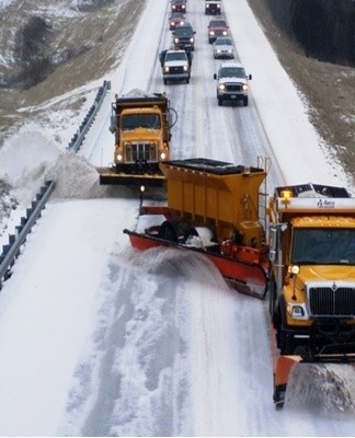 Règles de déneigement avec équipement, types de machines et aperçu des meilleurs modèles