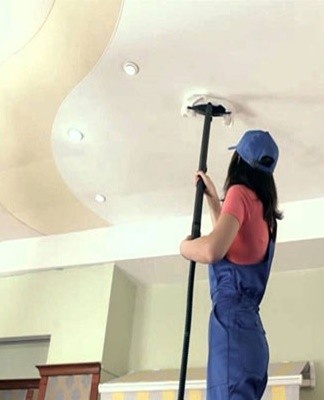 Pravidla údržby napínacích stropů a nejlepší produkty pro údržbu