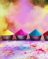 Beschrijving van Indiase Holi-verven en hun vervaardiging, toepassingsregels