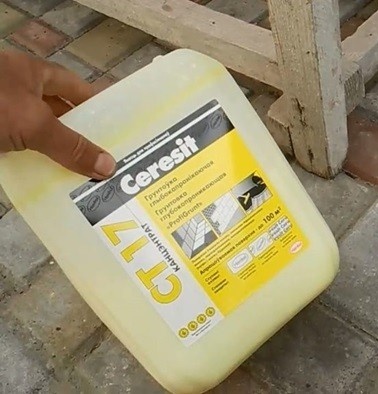 apprêt pour carrelage