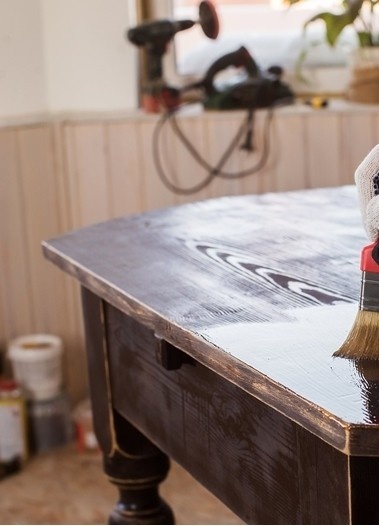 een houten tafel schilderen